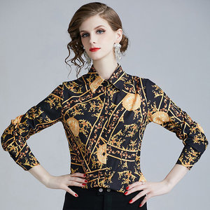 Blouse style vintage.